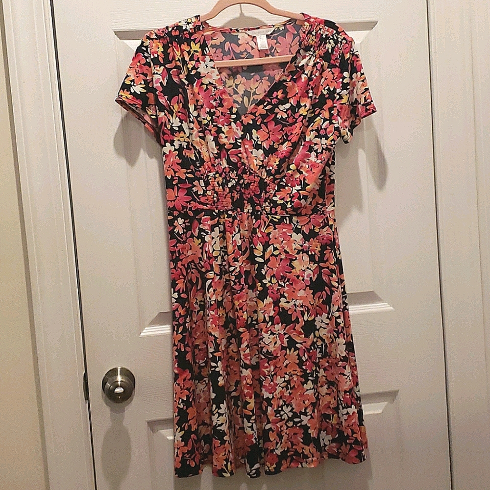 Short sleeve stretch floral dress